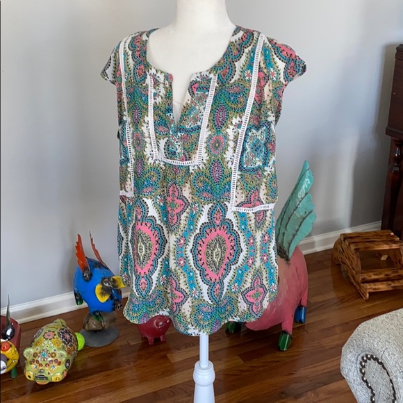 Daniel Rainn Tops - Paisley Daniel Rainn blouse